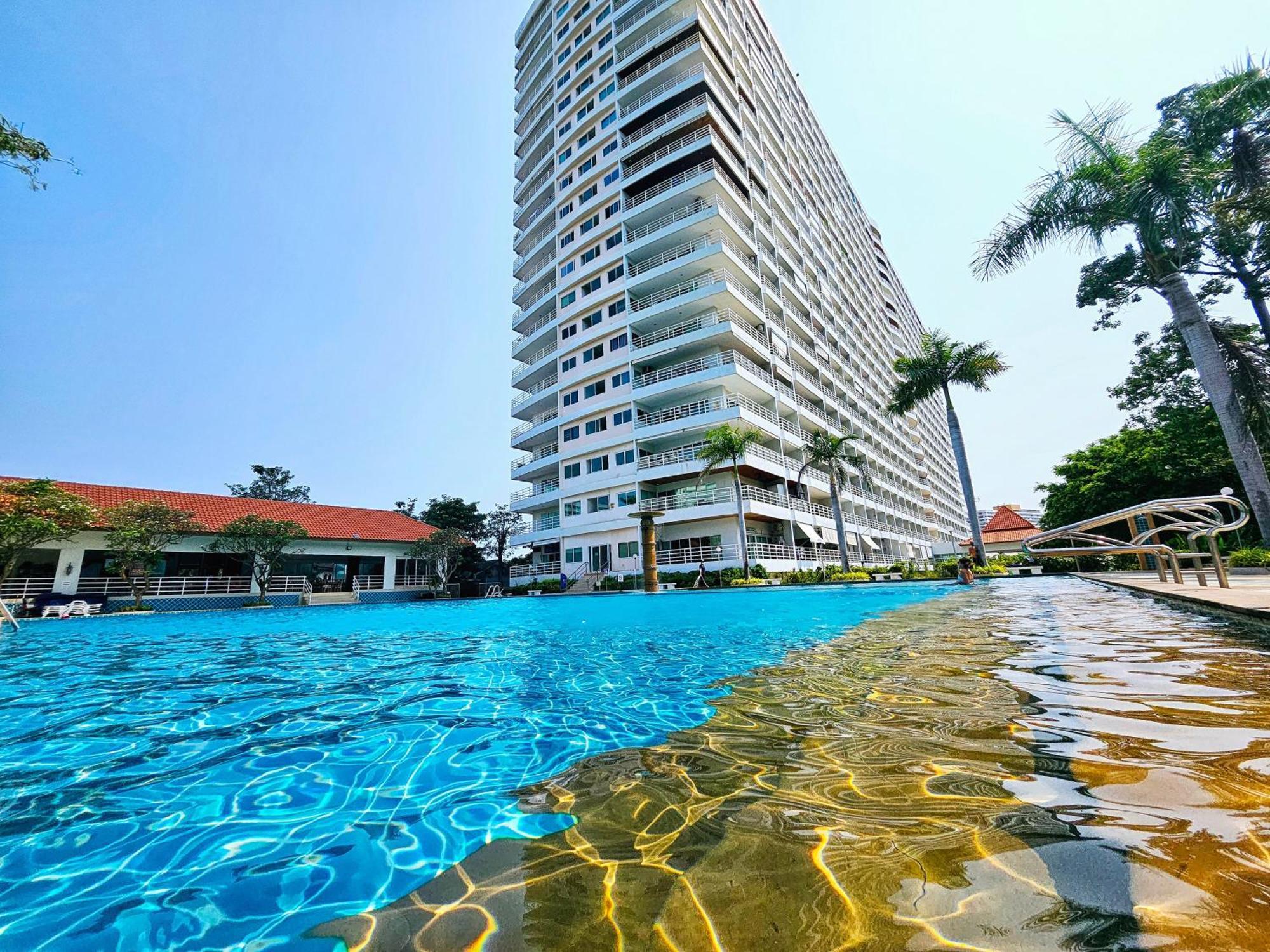View Talay 5 Jomtien Beachfront Паттайя Экстерьер фото