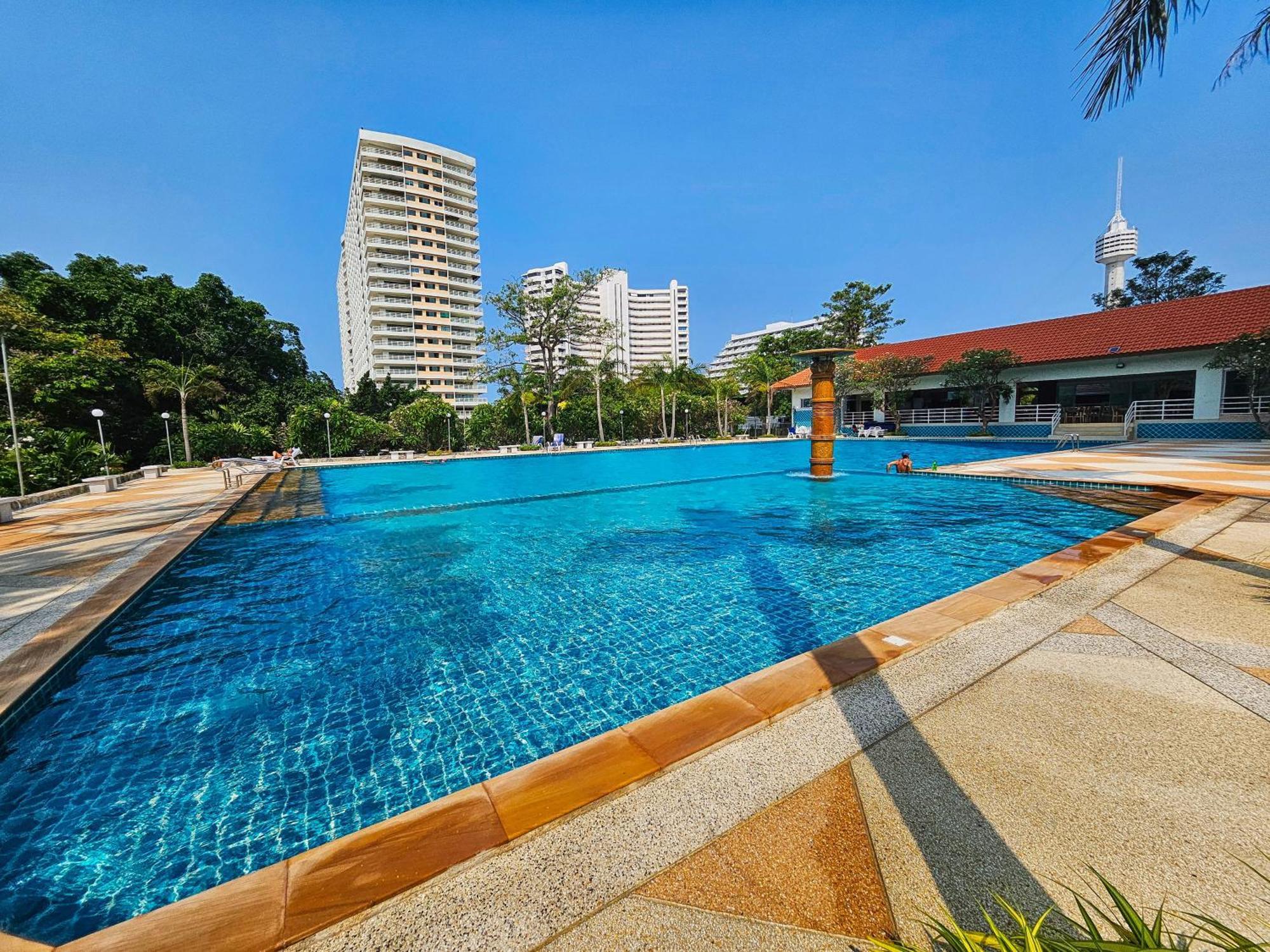 View Talay 5 Jomtien Beachfront Паттайя Экстерьер фото