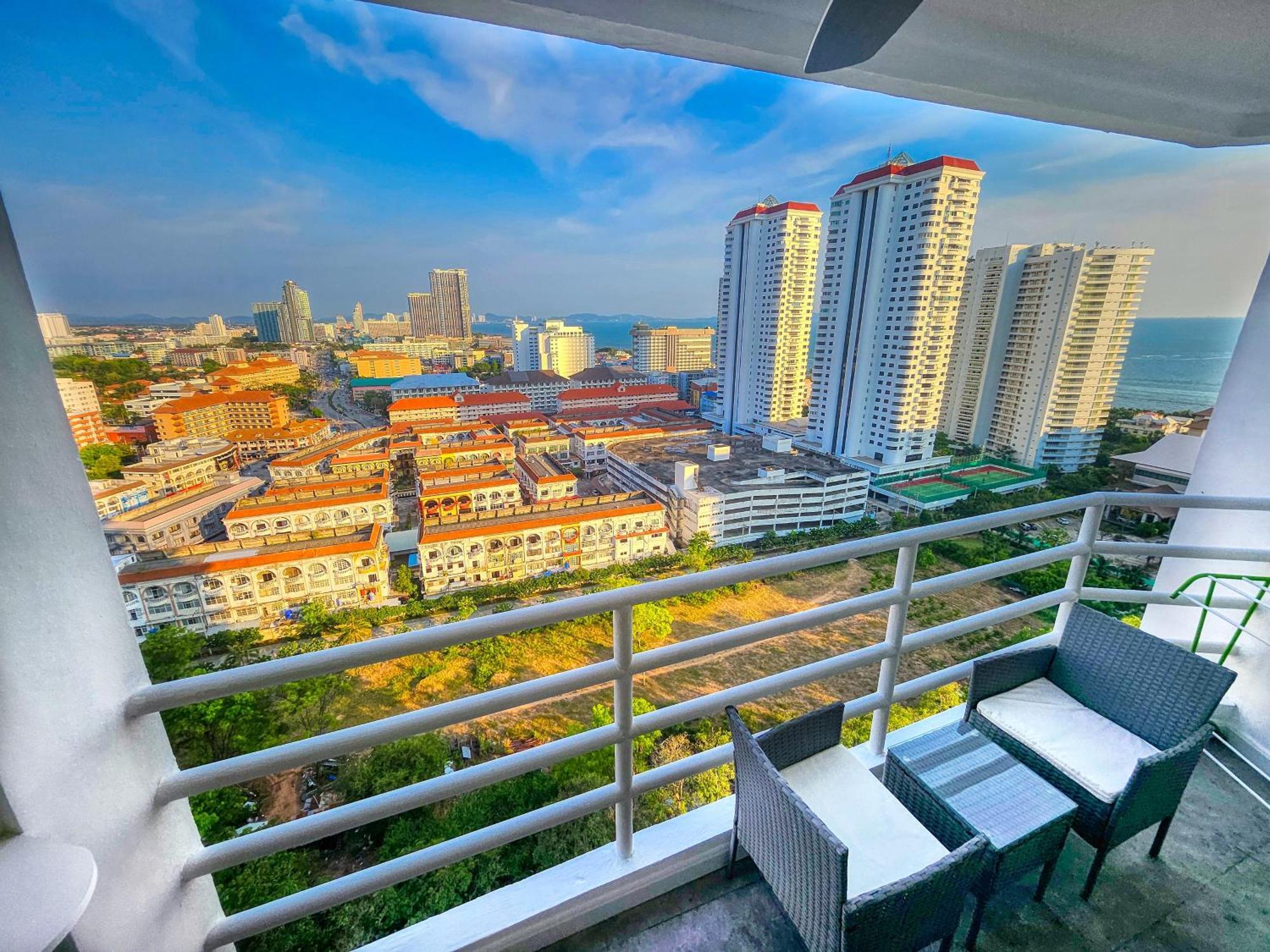 View Talay 5 Jomtien Beachfront Паттайя Экстерьер фото