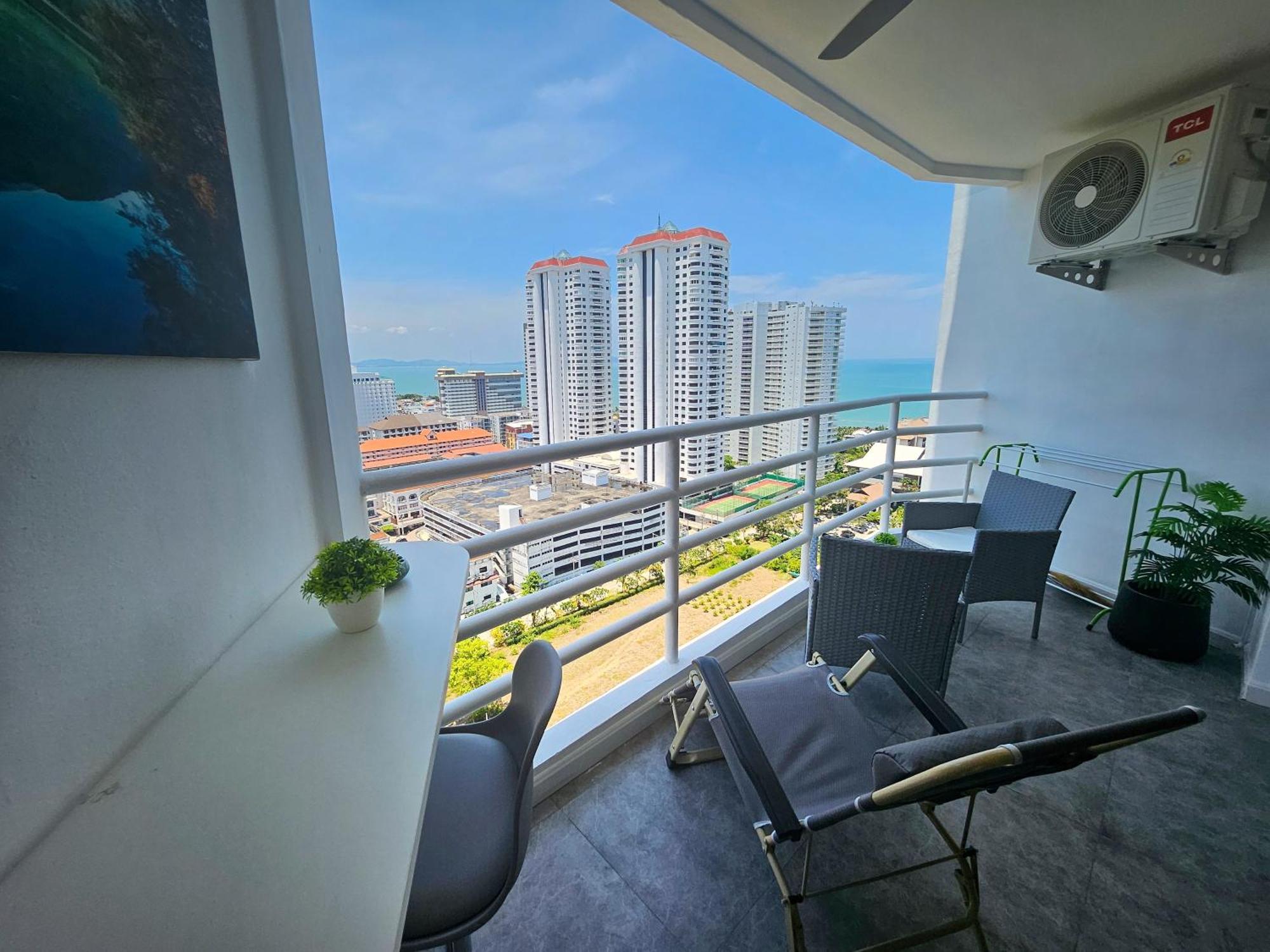 View Talay 5 Jomtien Beachfront Паттайя Экстерьер фото